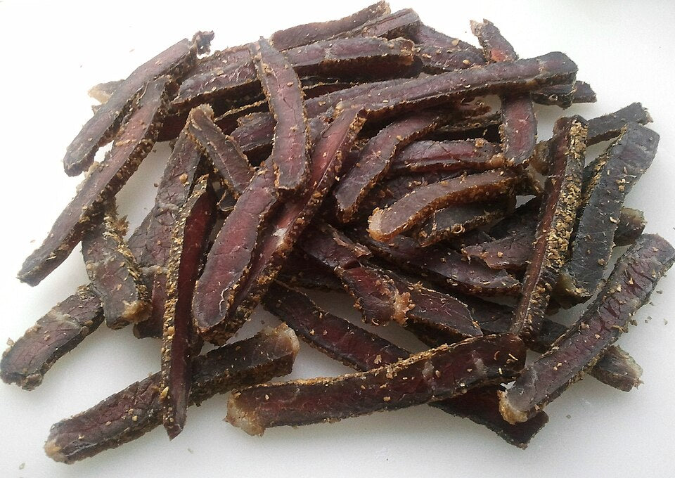 Geschnittenes Biltong mit Koriander-Kruste